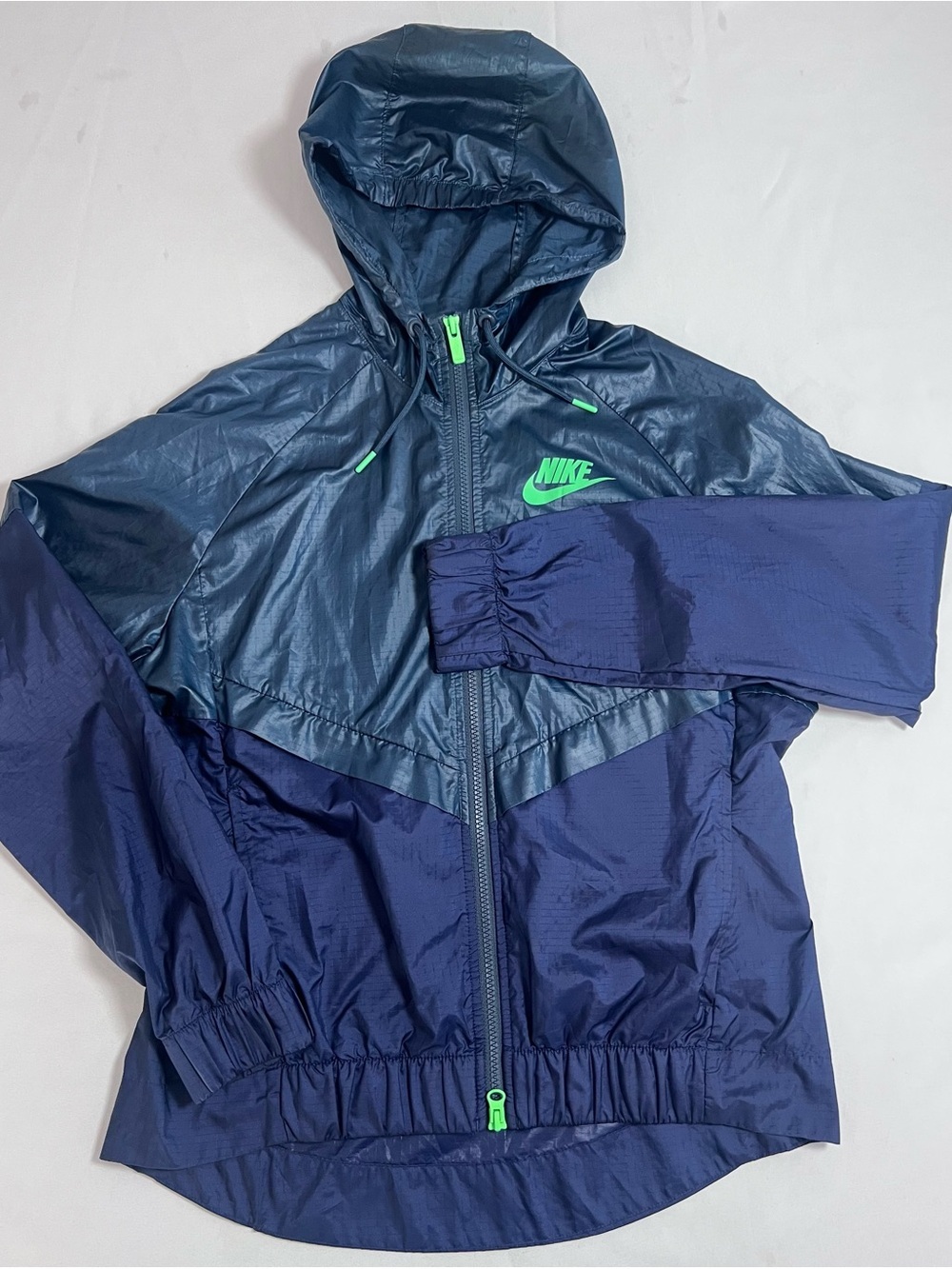 Nike Navy Two-Tone Windbreaker Jacket with Green Logo